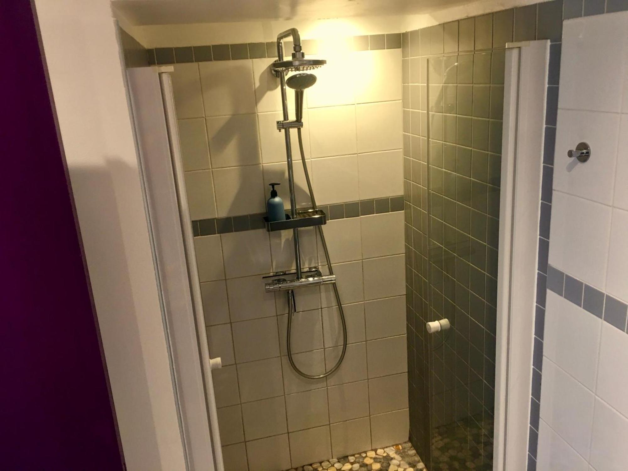 Apartment La Tour De Flandre Rousseloy